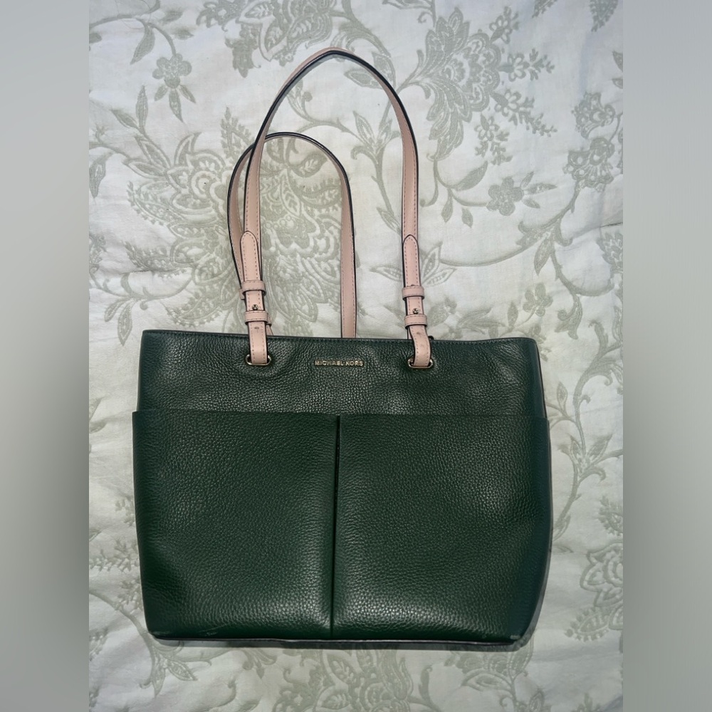 Gorgeous Green Michael Kors Tote - (Bedford Pebble Leather Tote)
